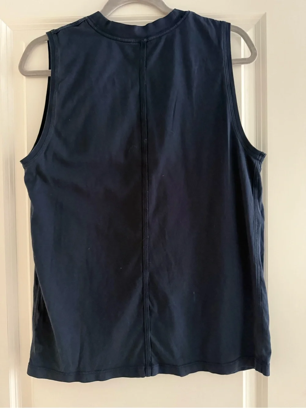 Lululemon Georgetown navy blue tank - size 8